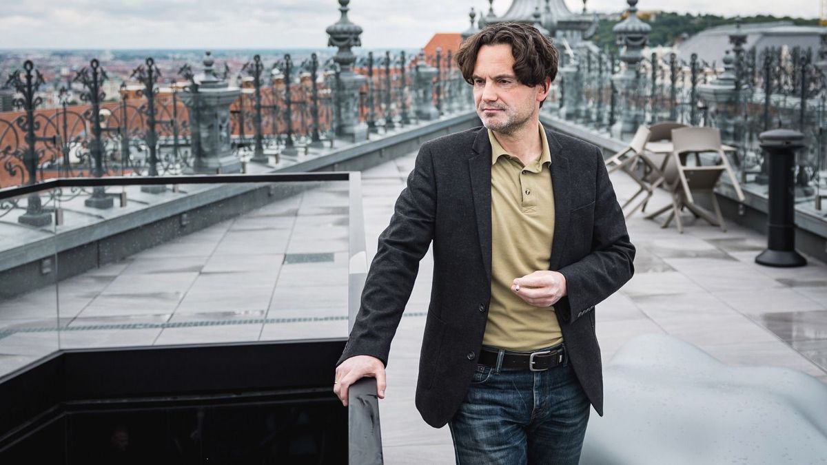 Havasi Bertalan elárulta kiknek kell sürgősen elhagyniuk a politikai pályát, a HírTV-nek is üzent