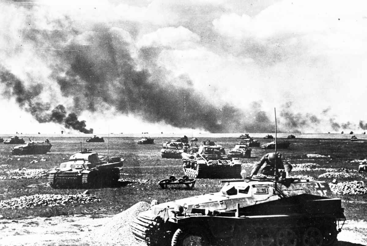 Lugas
Combat de chars en Russie pendant l'Opération Barbarossa, en juin 1941. (Photo by API/Gamma-Rapho via Getty Images)