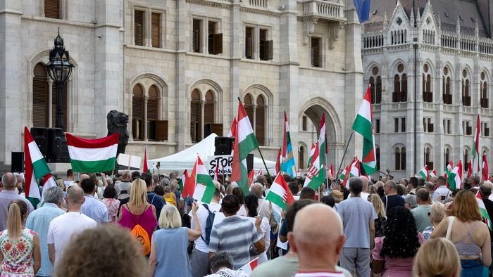 Patrióta tüntetés Kossuth tér a migrációs paktum és a genderpropaganda ellen