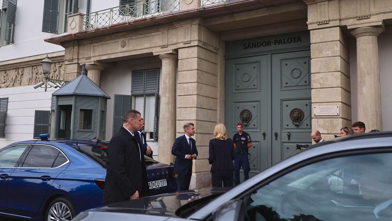 Magyar Péter
Sándor Palota
Balogh Dávid