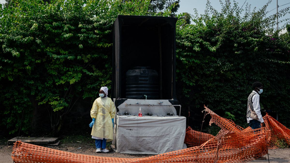 Ebola outbreak in Congo sees new variant emerge