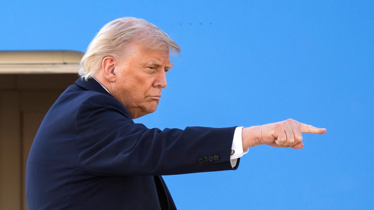 Meghaltak a vámok, éljenek a vámok! — Trump különös új fogást talált a világon