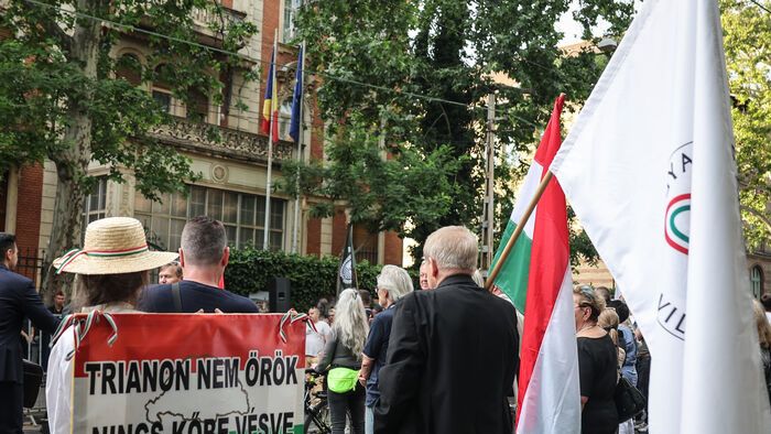 Fejes Rudolf Anzelm melletti tüntetés Románia budapesti nagykövetsége