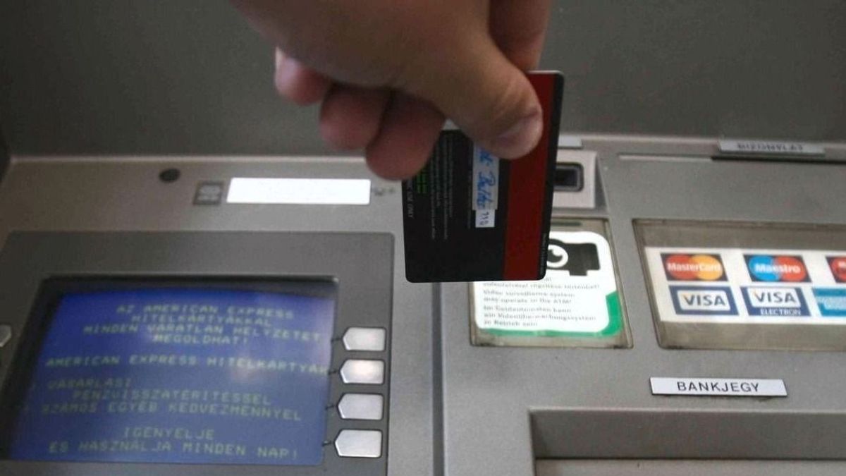 Major transfers halted, all banks experienced disruptions
