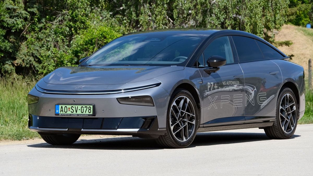 A BMW i5-öst vette célkeresztbe ez a kínai prémiumautó - Xpeng P7+ menetpróba