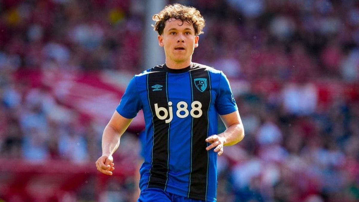 Tóth Alex's playing time at Bournemouth limited compared to namesake; BBC story impacts Tóth Alex