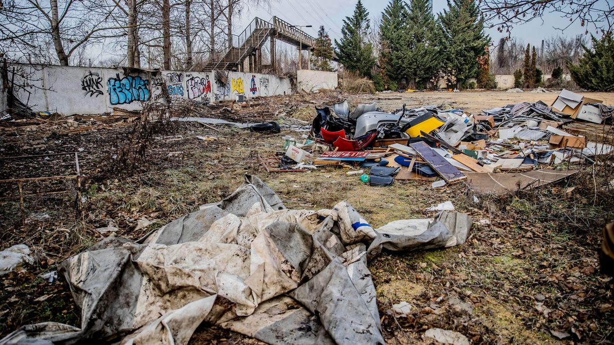Nő a nyomás a főpolgármesteren, valamit kezdeniük kellene Rákosrendezővel