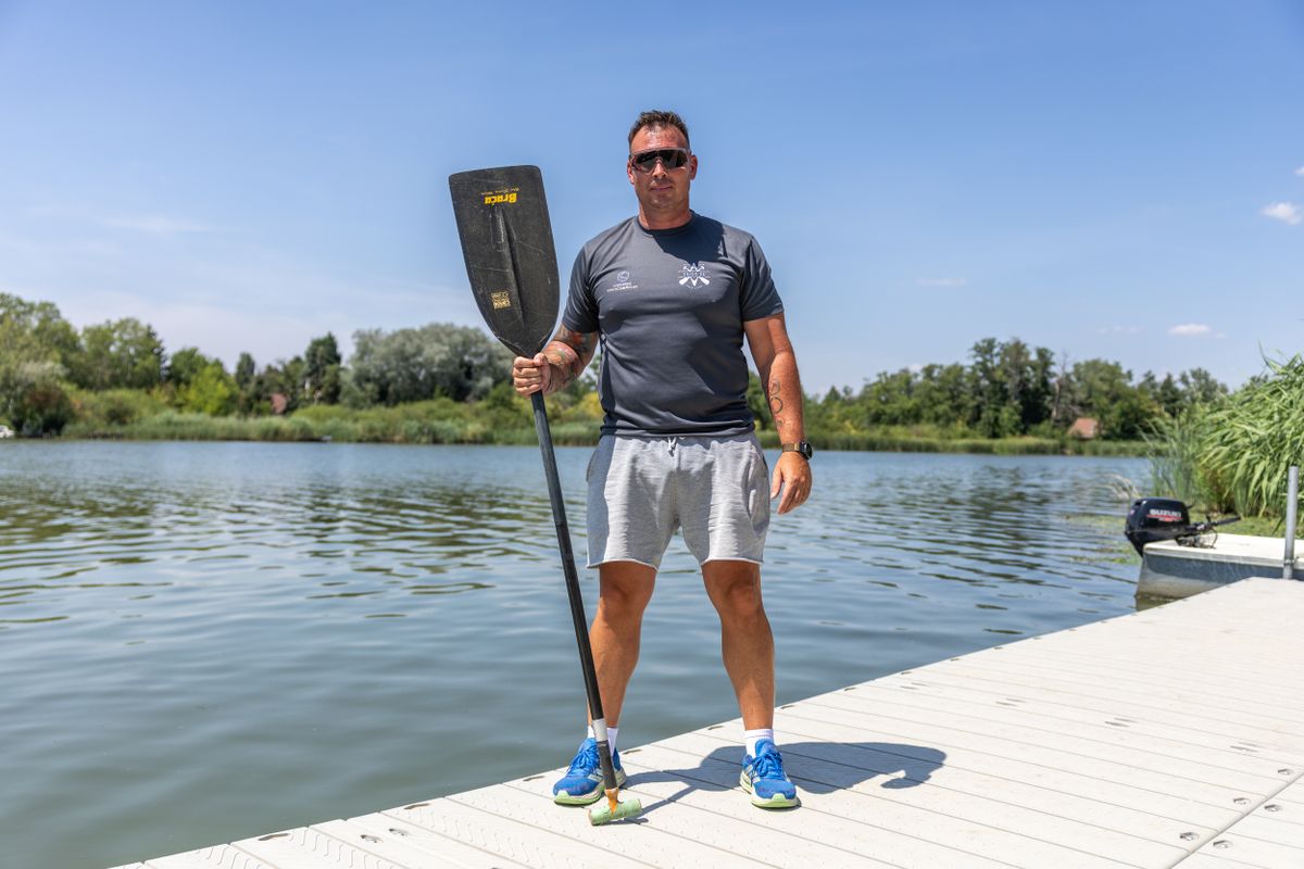 Vajda Attila folyamatosan pörgésben van, fel kell építenie a vállalkozását