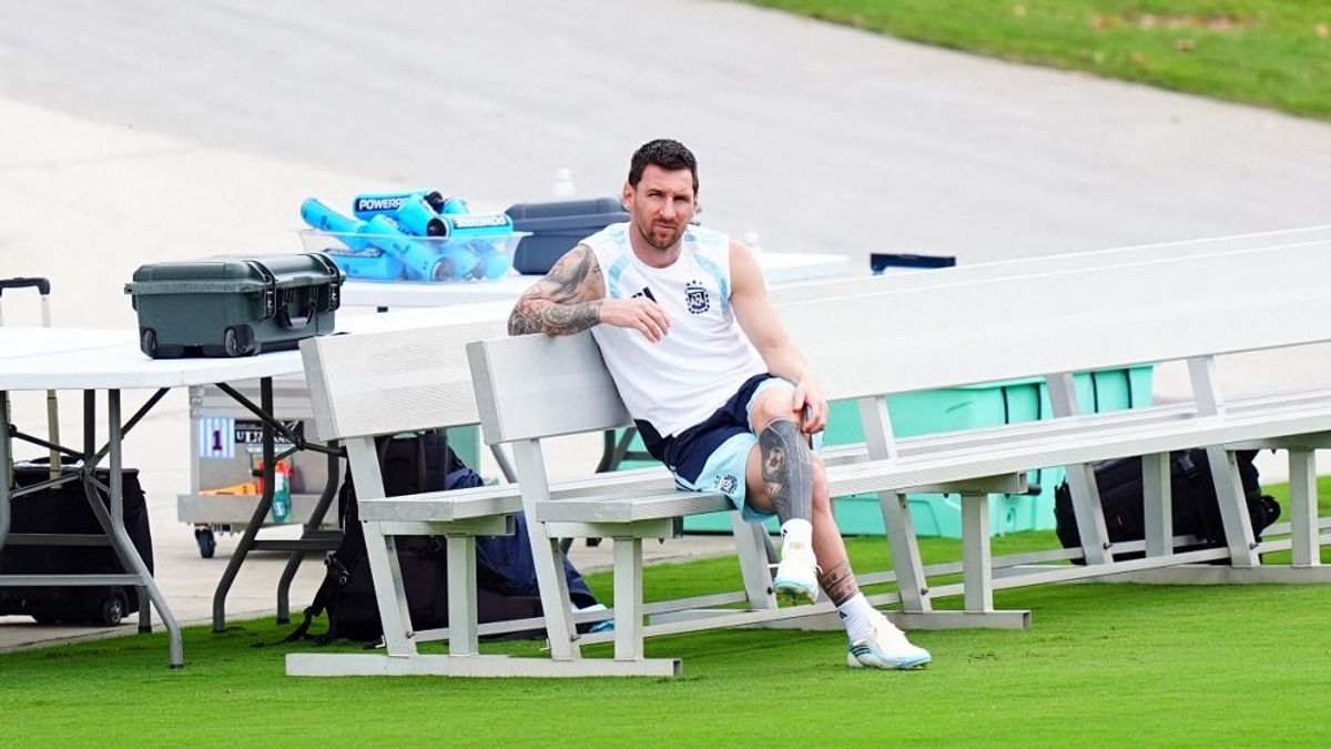 Angliában súlyos váddal illetik a FIFA-t, amely szerintük megint Messinek kedvez