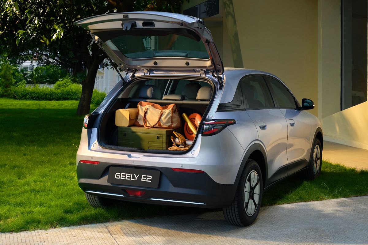 Geely E2