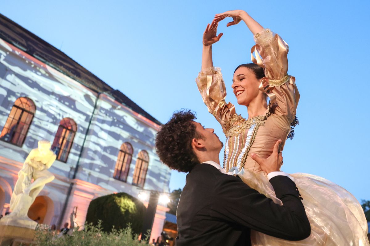 20260725 Balatonfüred
201. Anna-bál megnyitó, nyitótáncok
Fotó: Fülöp Ildikó FI
Veszprém Megyei Napló
