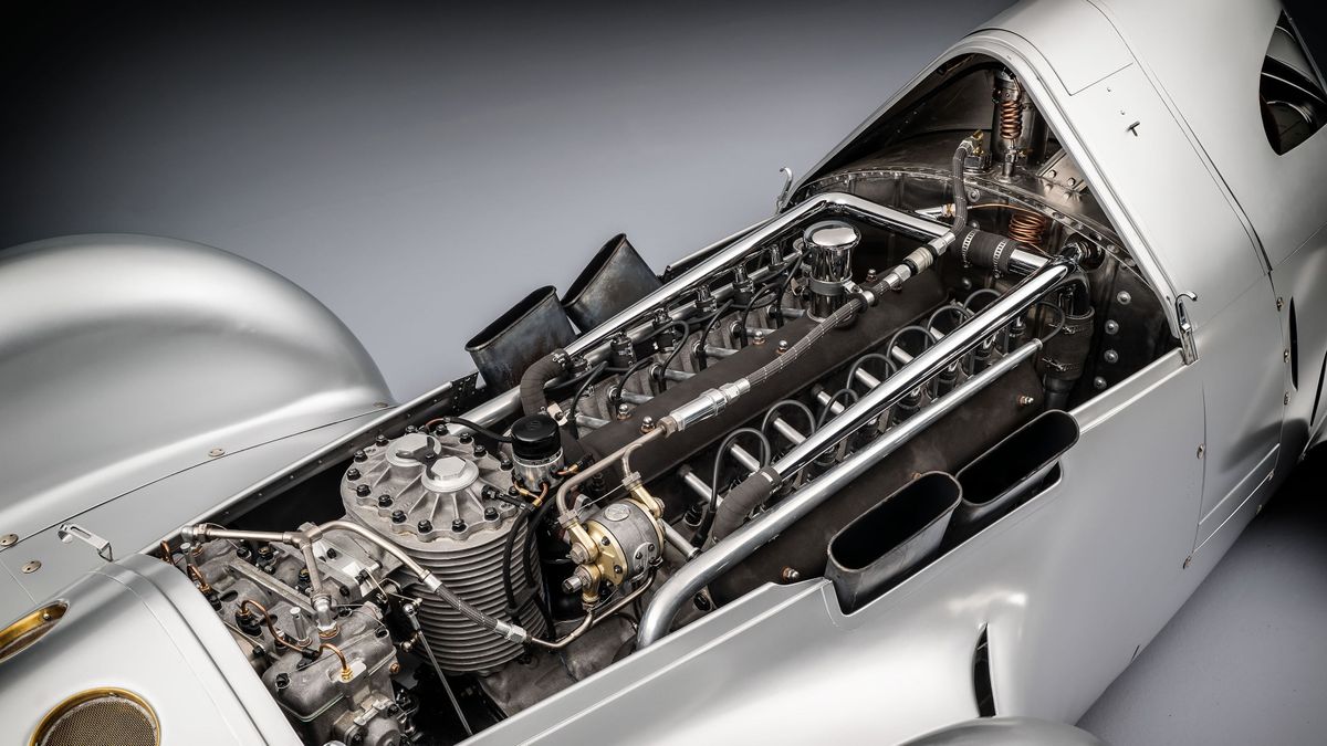 Audi recreated the Auto Union Lucca. After just over three years of construction, the record-breaking car was completed in early 2026.
Detail: 16-cylinder-engine with supercharger.