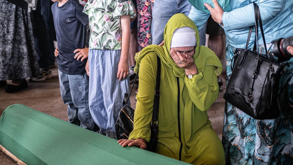 Újonnan azonosított áldozatokat is temettek a srebrenicai megemlékezésen