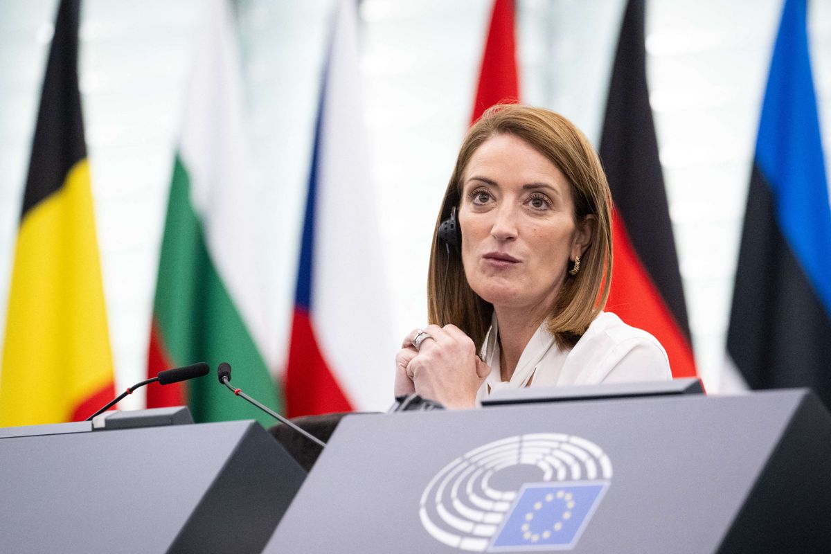 Roberta Metsola, az Európai Parlament elnöke többször felhívta a figyelmet a mesterséges intelligencia kockázataira (Fotó: SEBASTIEN BOZON / AFP)