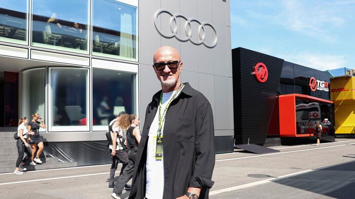 Marco Rossi, a magyar labdaúrgó-válogatott szövetségi kapitánya szombaton a Magyar Nagydíj helyszínén, a Ferrari és Kimi Antonelli sikeréért is szorít
