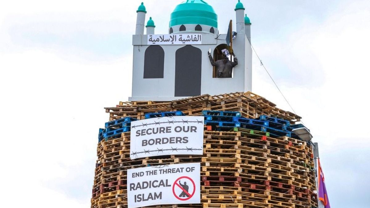 Northern Irish Protestants to light bonfires for Battle of Boyne anniversary