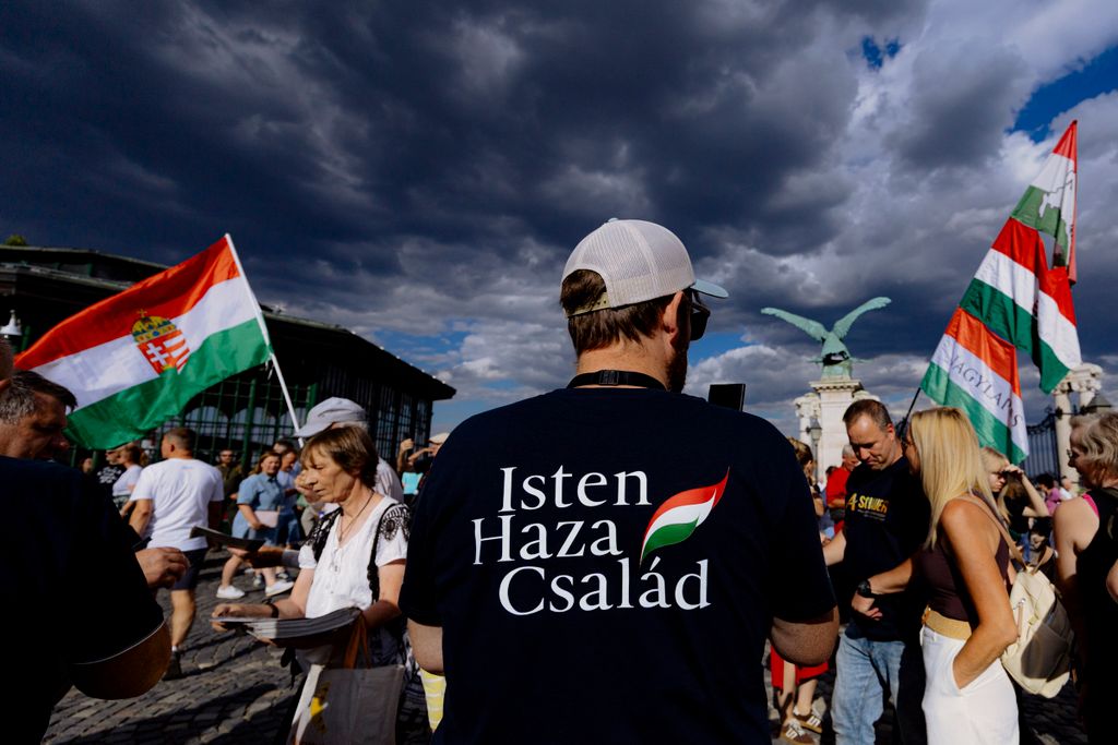 Sándor palota demonstráció
STOP önkény tüntetés
