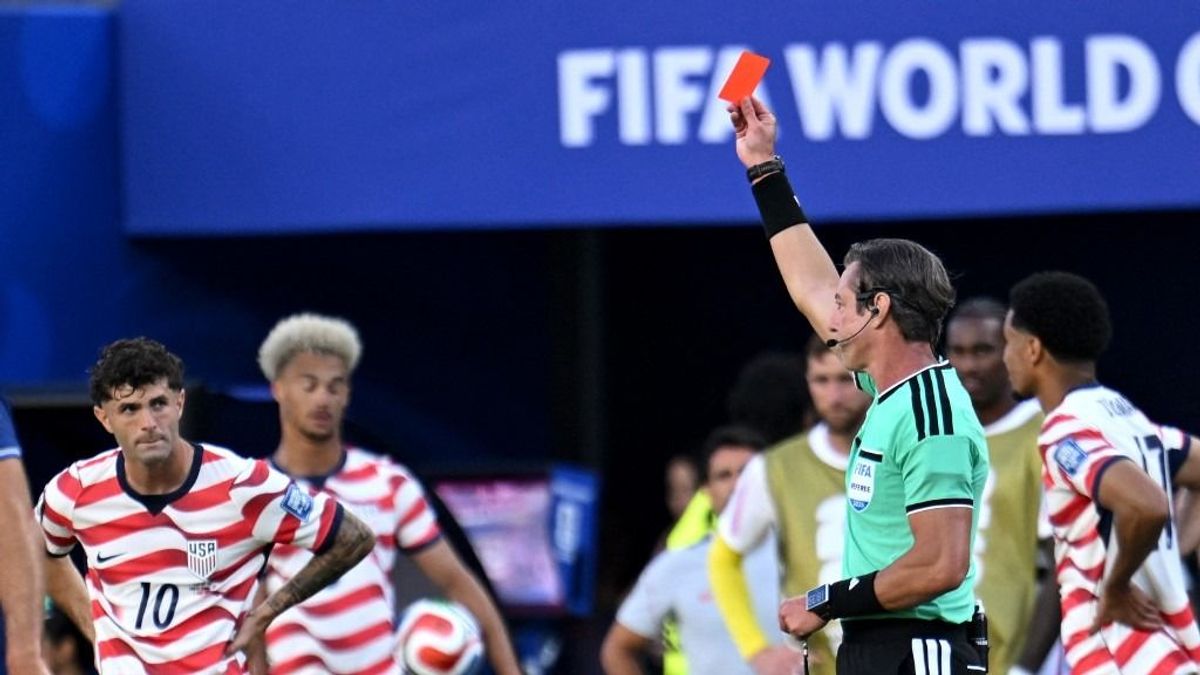 Amiért Messi nem kapott piros lapot, azért az amerikai hős igen – hol az igazság?