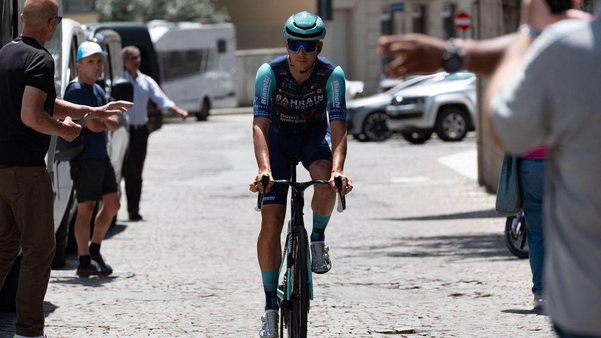Tour de France Adapts to Heat, Rejects Early Starts
