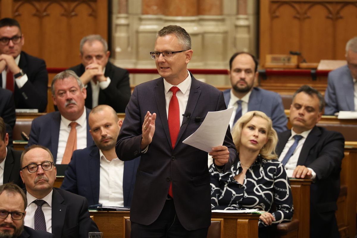 Országgyűlés Parlament Rétvári