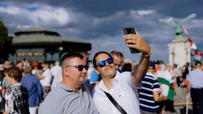 Sándor palota demonstráció
STOP önkény tüntetés