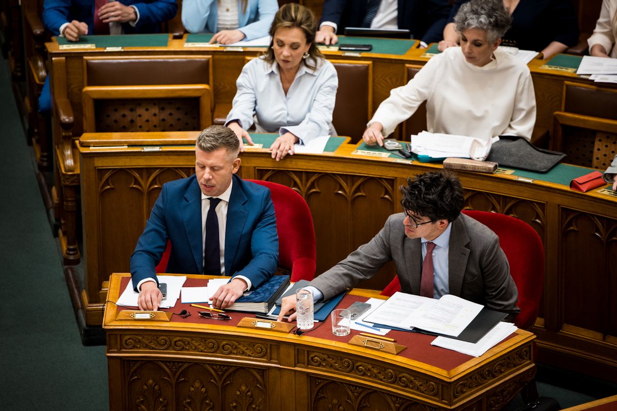 Magyar Péter parlamenti performanszaira előbb-utóbb ráunnak az emberek (Fotó: Ladóczki Balázs)