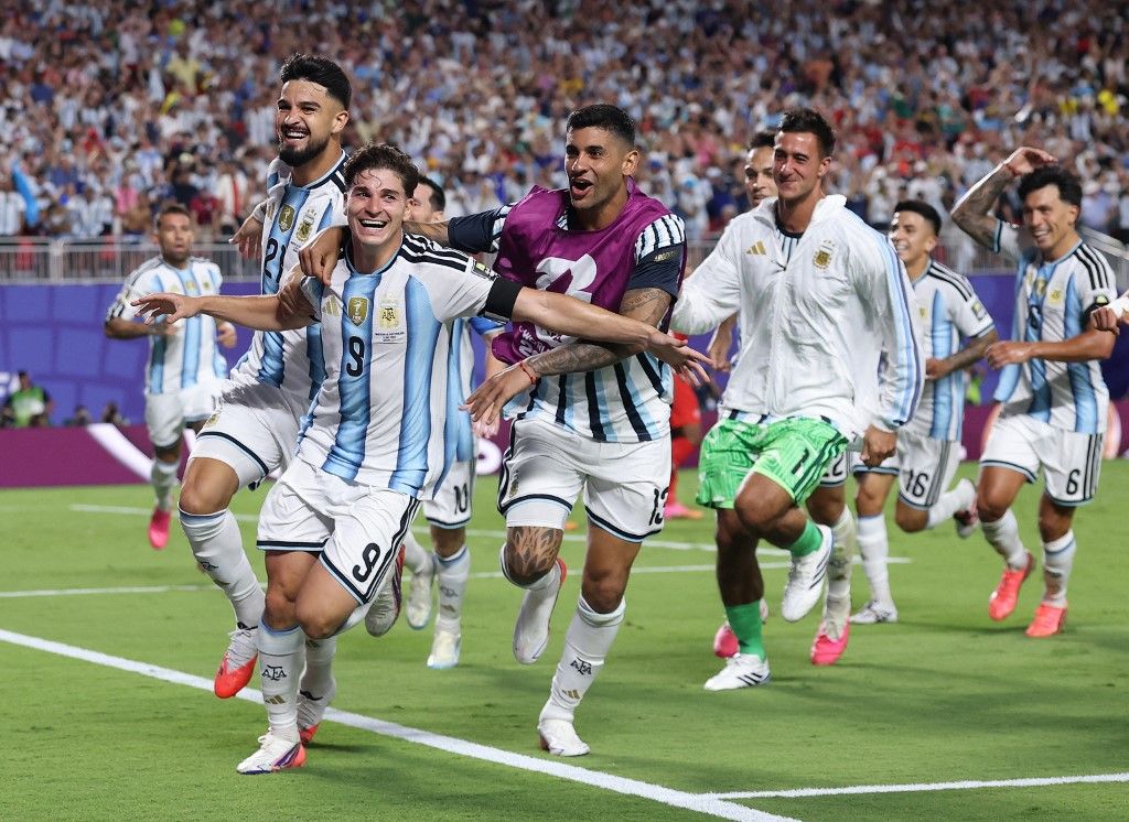 Julián Álvarez bombagóljával nyert Argentína