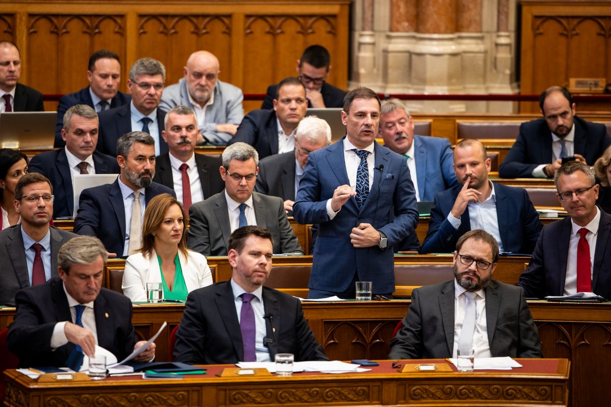 országgyűlés
Parlament
plenáris ülés
Tuzson Bence