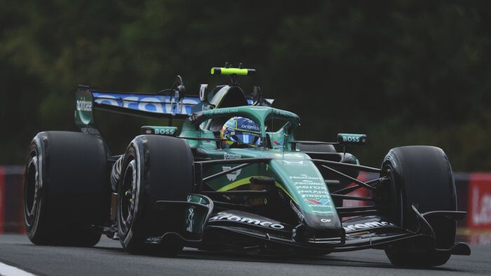 A Hungaroring hozta Fernando Alonso idei legjobb időmérőjét, az Aston Martin évét jellemzi, hogy így is csak a 16. helyről várhatja az F1-es Magyar Nagydíj rajtját