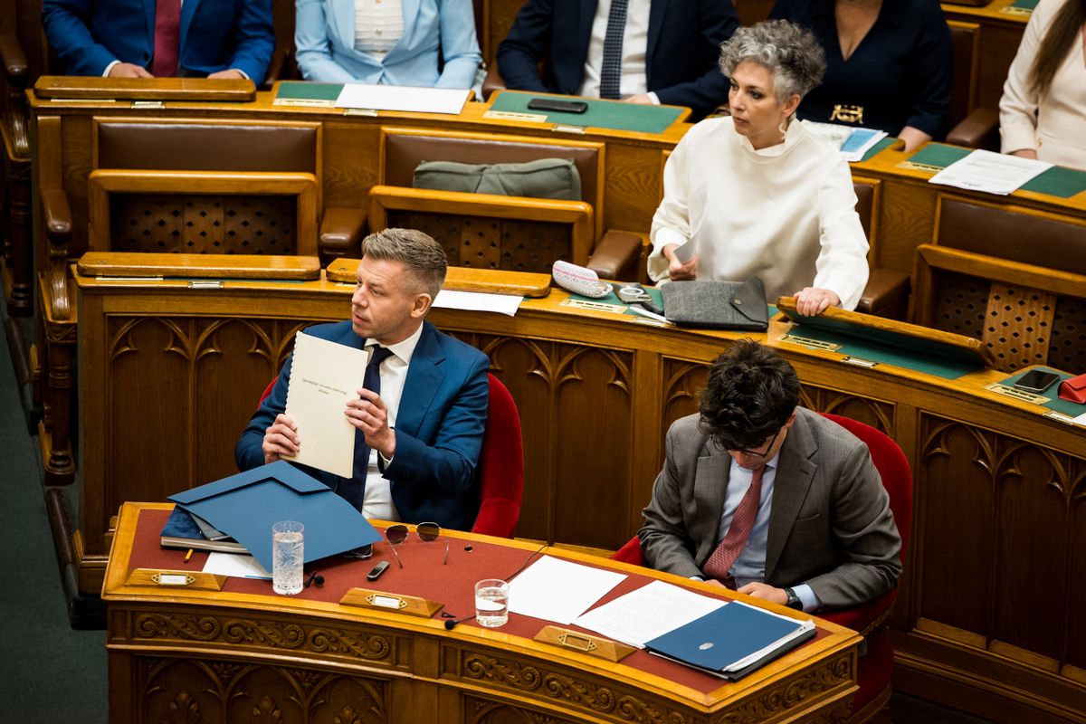 Országgyűlés Parlament Magyar Péter