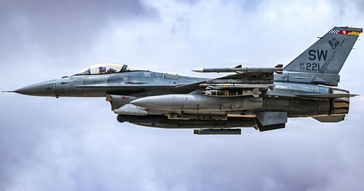 Amerikai F-16-os vadászgép. Iránt támadták az amerikai erők csütörtökre virradó éjjel Forrás: X