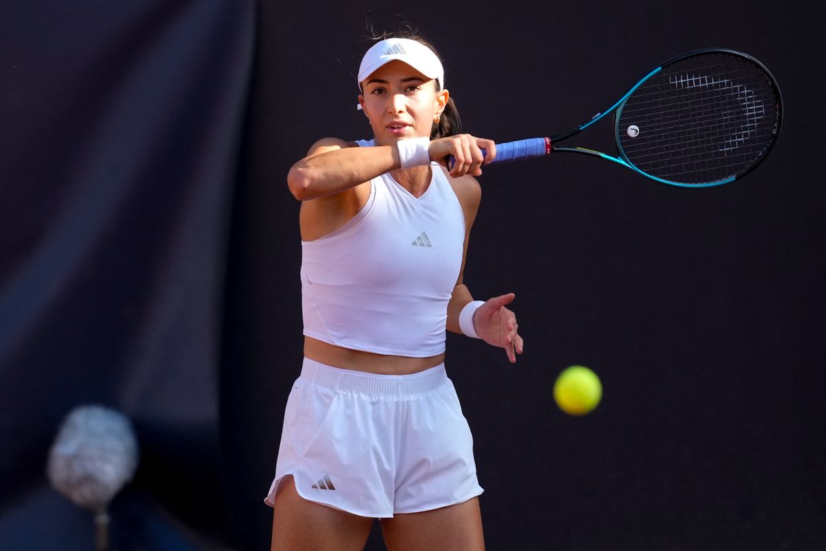 Elina Avanesyan az első játszma megnyeréséhez közel volt, de Bondár Anna megfordította a szettet a hamburgi WTA 250-es salakpályás tenisztorna elődöntőjében
