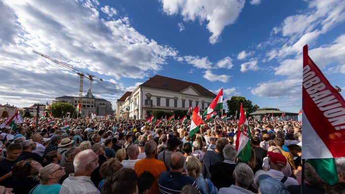 Sándor palota demonstráció
STOP önkény tüntetés