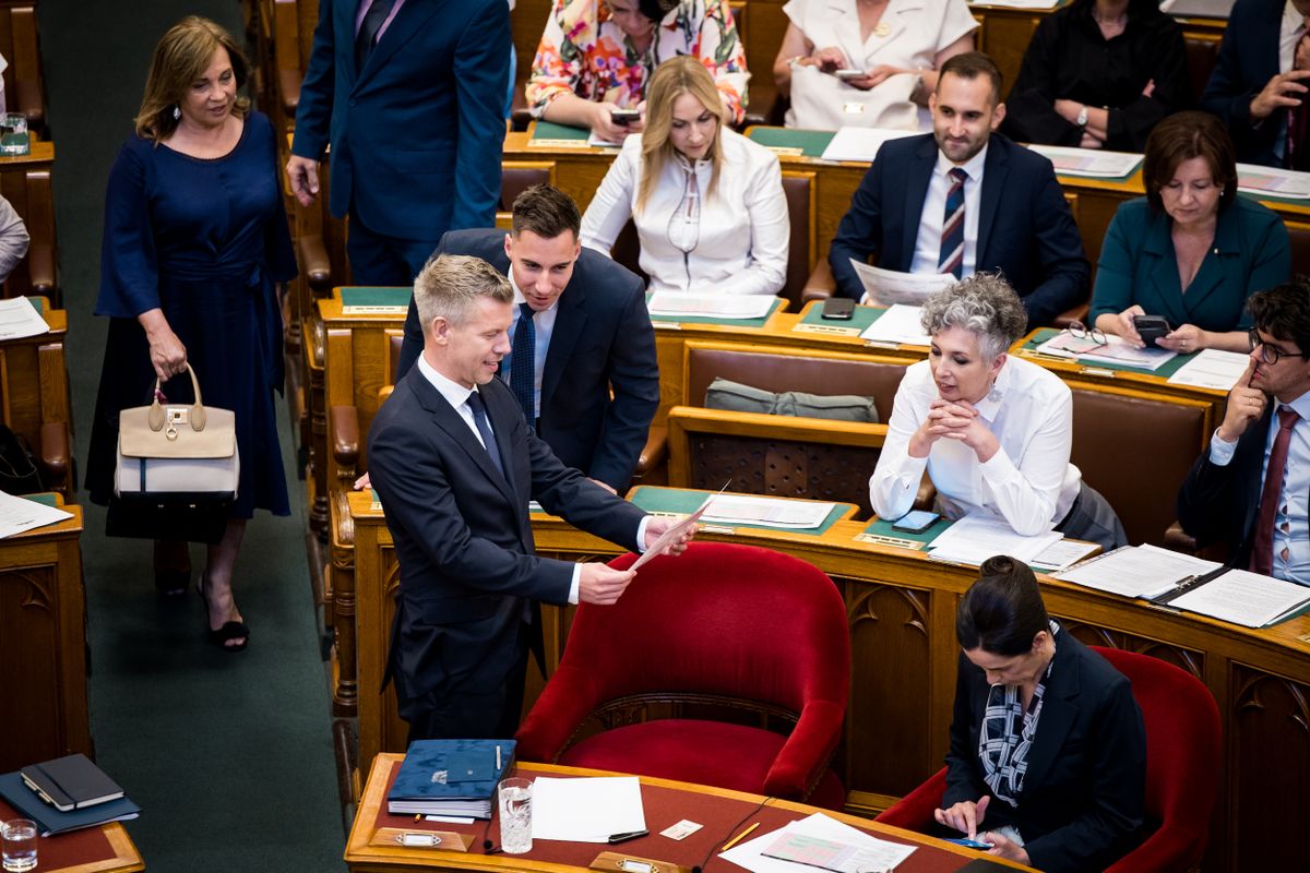 Országgyűlés ülés Parlament Magyar Péter