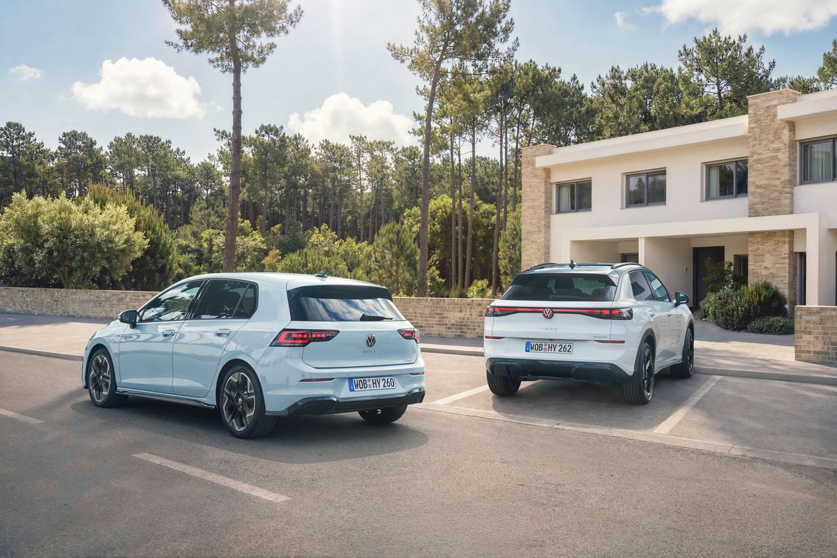 New hybrid for Golf and T-Roc: Temporarily driving on electric power without charging.