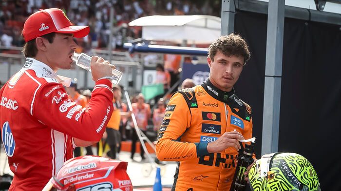 Lewis Hamilton büntetése után a másik Ferrari-pilóta, Charles Leclerc lépett az első sorba a Magyar Nagydíj időmérőjének győztese, Lando Norris mellé