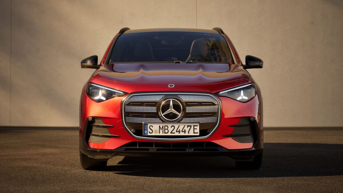 Der neue elektrische Mercedes-Benz GLA.
Exterieur: MANUFAKTUR Patagonienrot Metallic
Interieur: ARTICO man-made leather/MICROCUT microfibre black
The all-new Mercedes-Benz GLA electric.
Exterior: MANUFAKTUR patagonia red metallic
Interior: ARTICO man-made leather/MICROCUT microfibre black