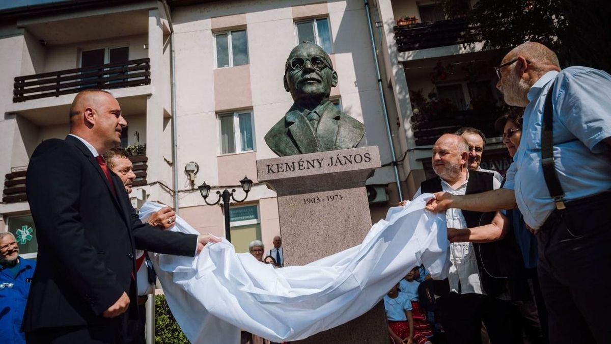 100 Years of Erdélyi Helikon: Descendants Speak of a Living Legacy