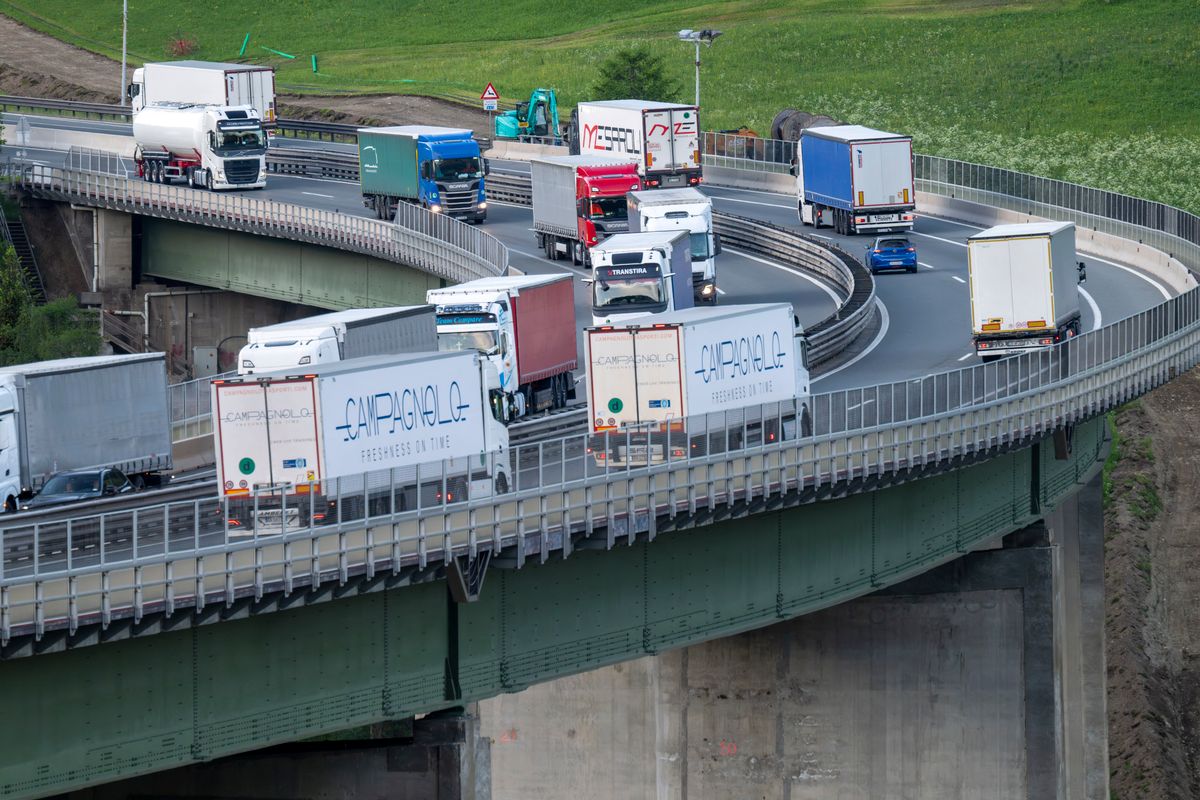 Magyar rendszámmal sem érdemes trükközni Ausztriában (Fotó: PETER KNEFFEL / DPA)