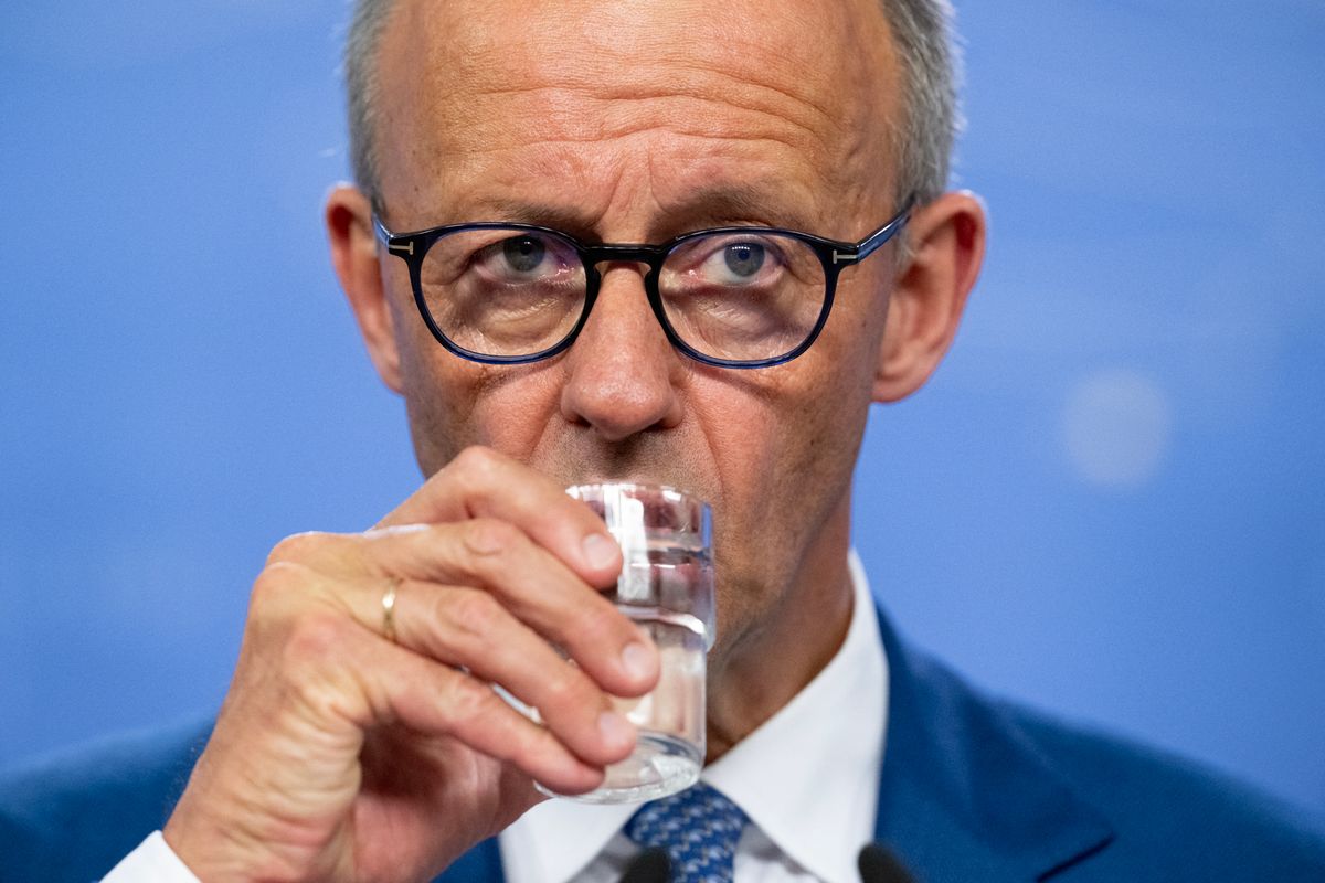 Friedrich Merz német kancellár előre iszik a medve bőrére, de a franciák és az olaszok is megfúrhatják Brüsszel terveit Indiával (Fotó: JOHN THYS / AFP)
