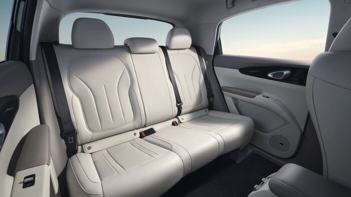 Geely E2