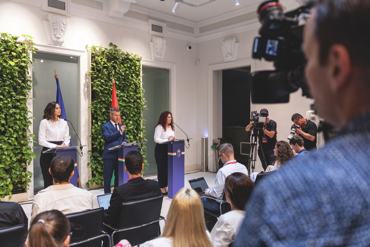 Kormányinfó Magyar Péter 