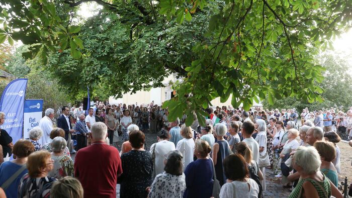 szentmise Bús Balázs politikusért