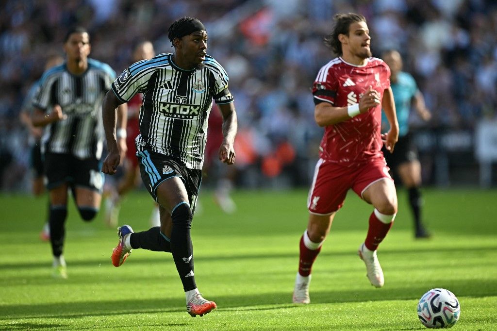 Anthony Elanga gyorsabb volt, mint Kerkez Milos, így vezetett a Newcastle a Liverpool ellen