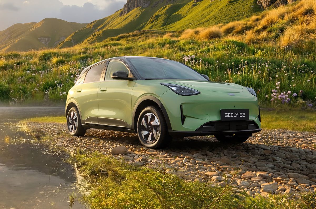 Geely E2
