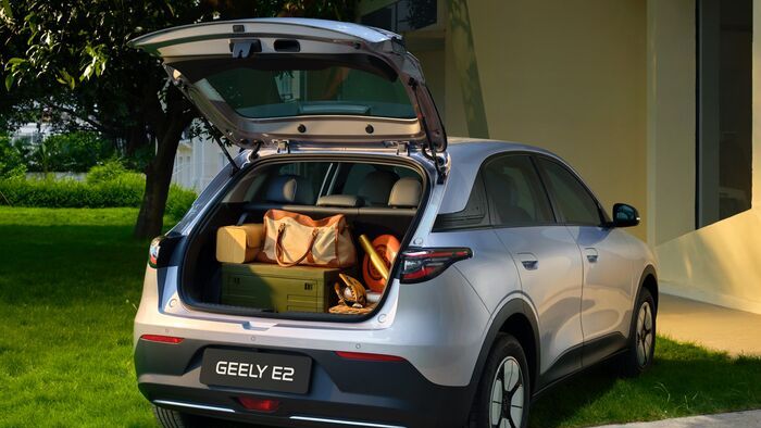 Geely E2