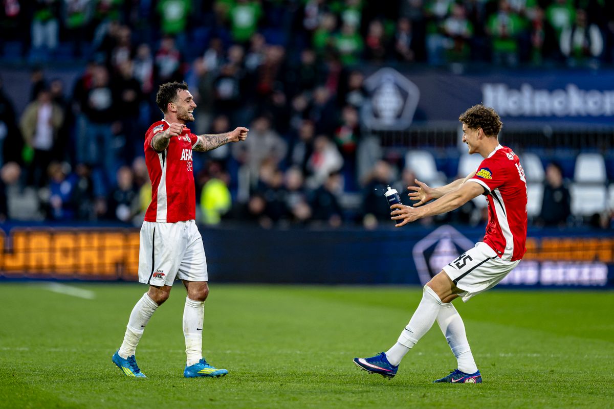Troy Parrott és Kovács Bendegúz már nem csapattársak, az ír futballista a BL-re készülhet a Real Betis színeiben, a magyar válogatott csatár maradt az AZ Alkmaar játékosa