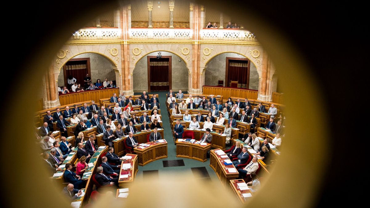 Kétnapos rendkívüli parlamenti ülés: a köztársasági elnök megválasztása mellett több fontos törvényjavaslatról döntenek
