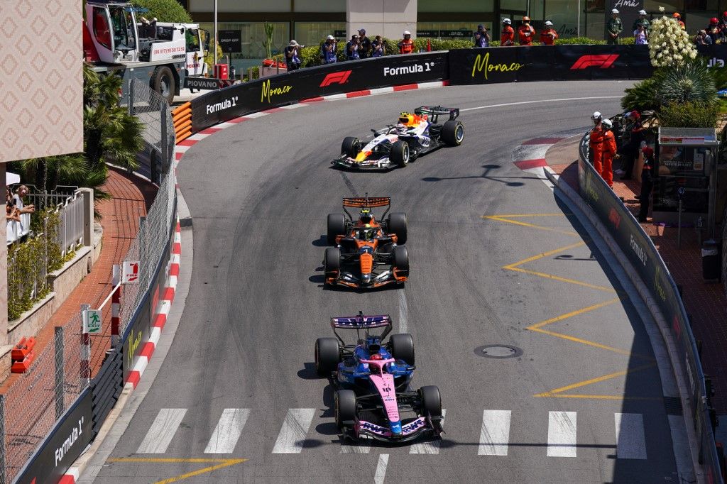 Pierre Gasly csupán a pályán maradt Oscar Piastri McLarenje előtt