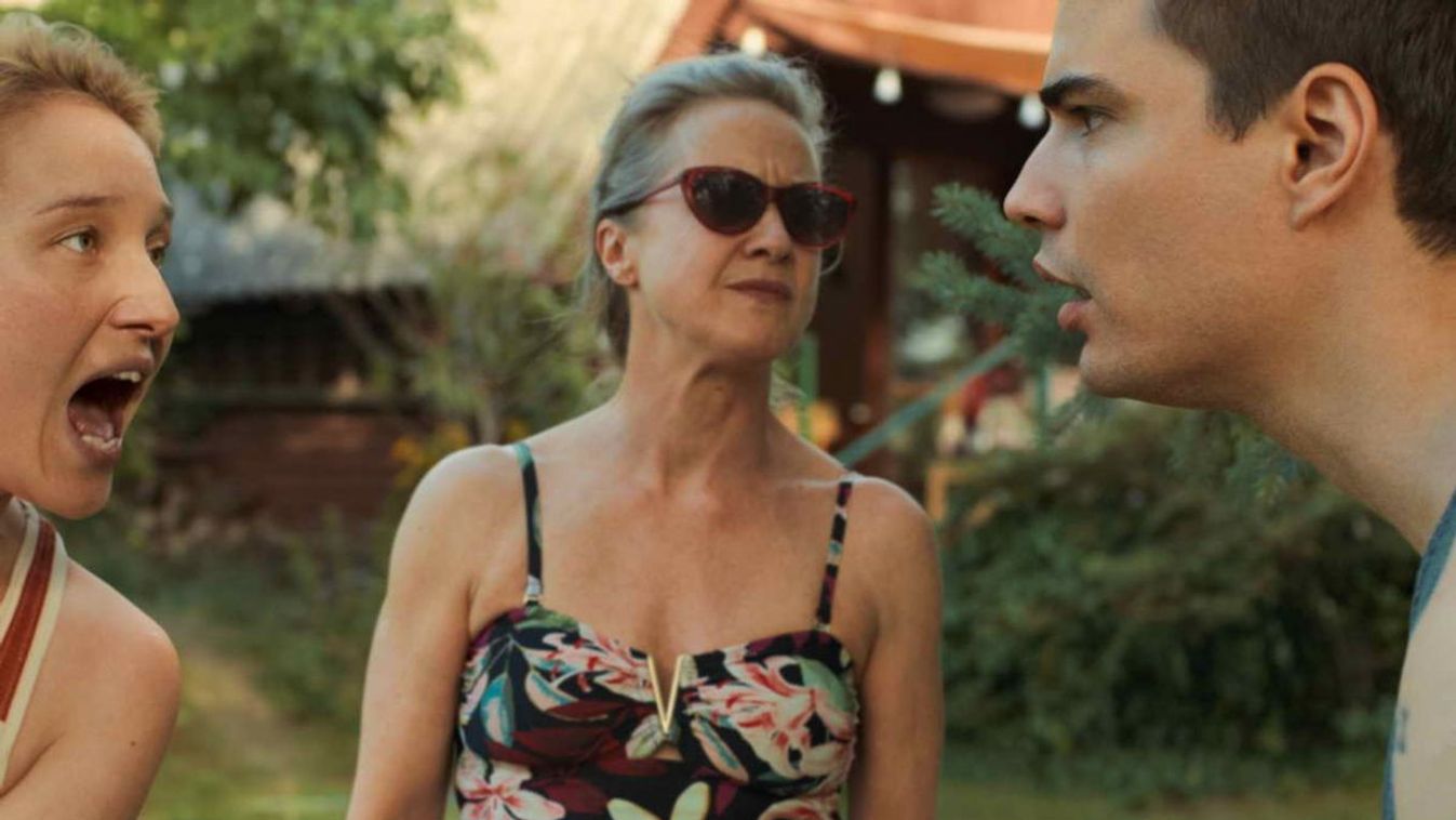 Jelenetkép a Mommy Blue című filmből.
